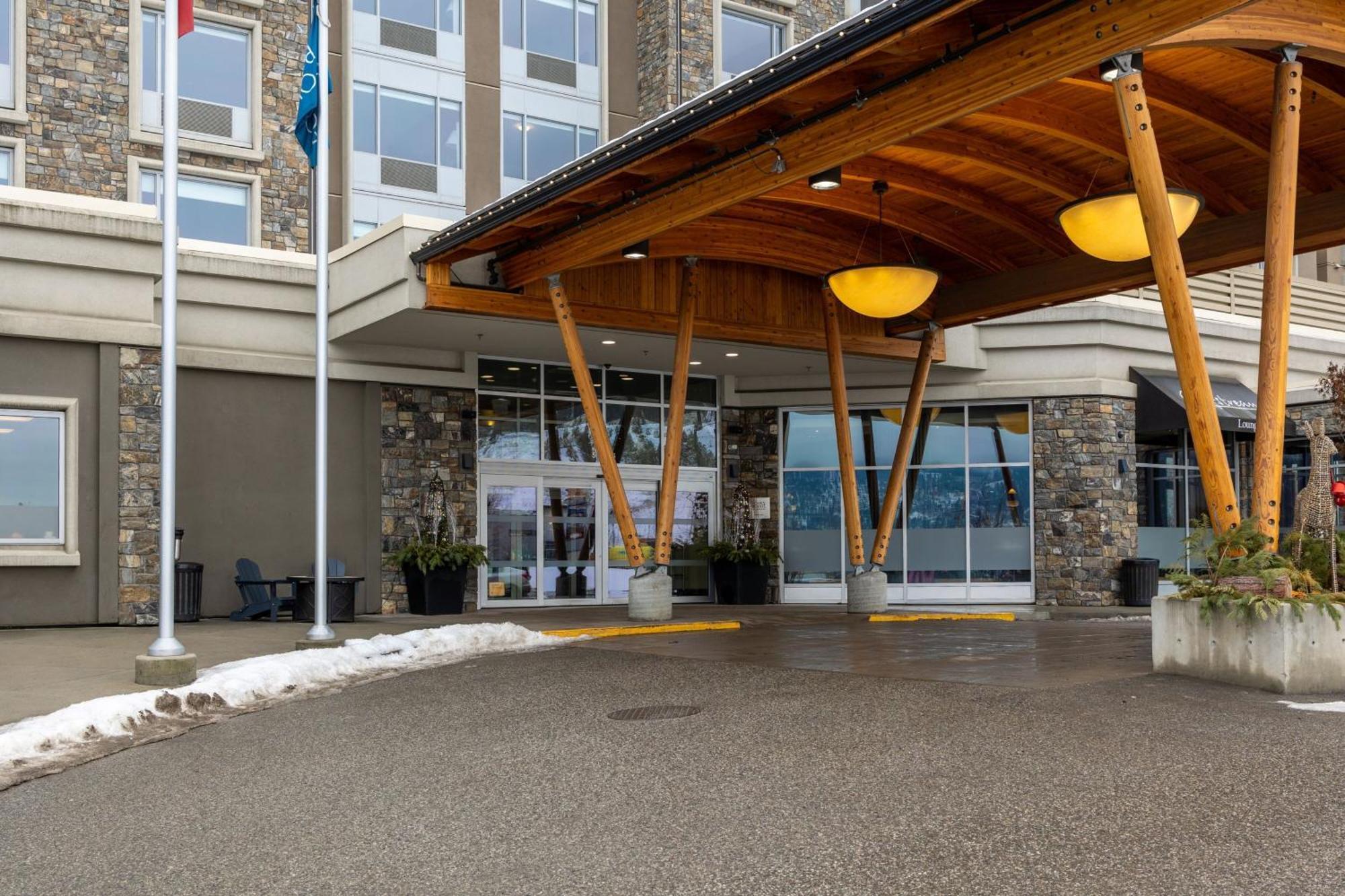 Four Points By Sheraton Kelowna Airport Exterior photo