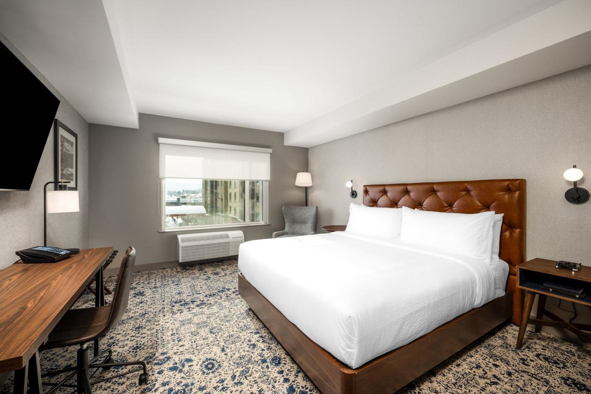 Four Points By Sheraton Kelowna Airport Exterior photo