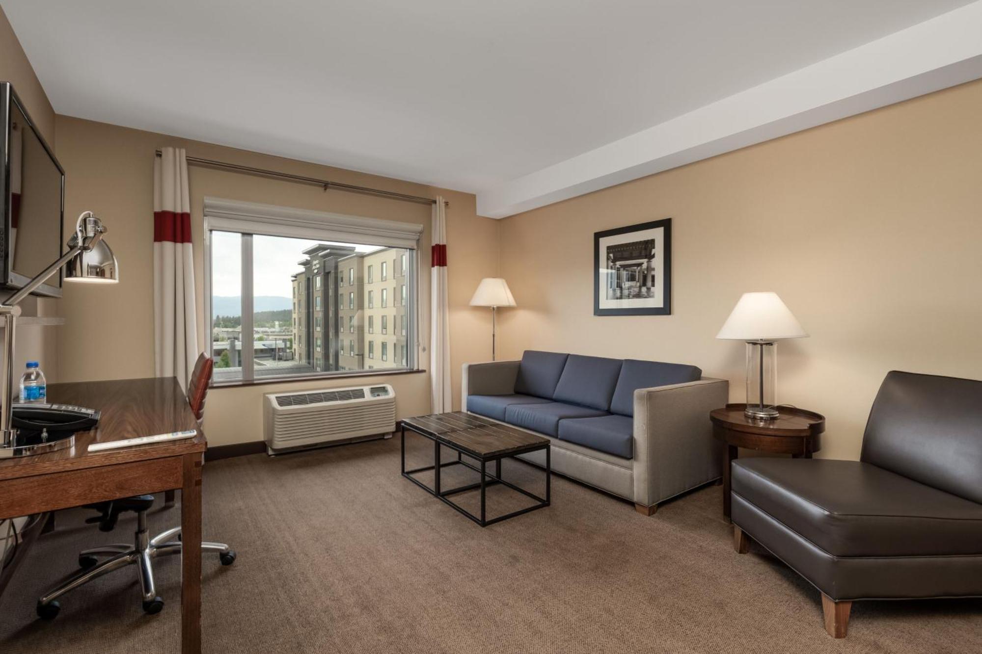 Four Points By Sheraton Kelowna Airport Exterior photo